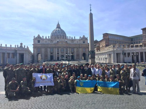 Папа прийняв на аудієнції військового єпископа УГКЦ.(ФОТО) Папа прийняв на аудієнції військового єпископа УГКЦ.(ФОТО)